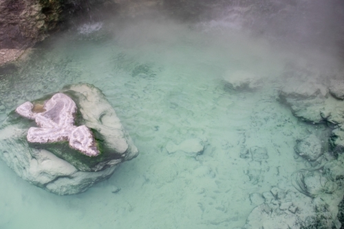 湯の華は、自然の入浴剤